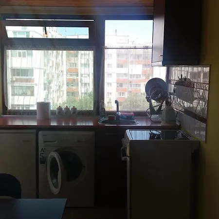 Apartment Studio Vase *